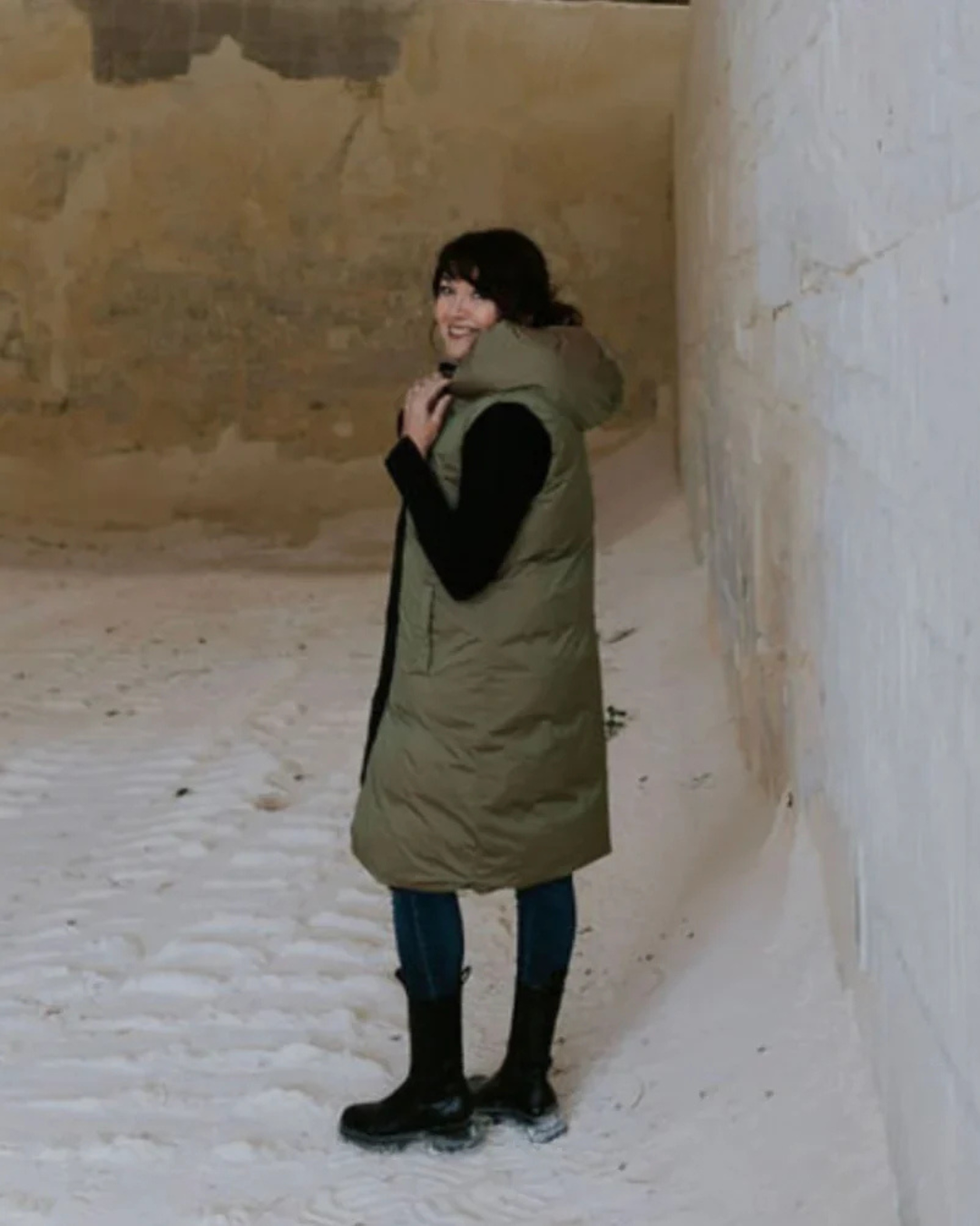 Moke Kyri Long Reversible Vest - Avocado/Black
