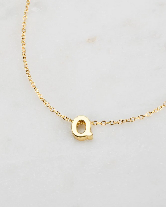 Zafino Gold Letter Necklace - Q