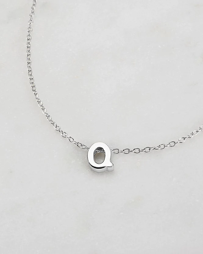 Zafino Silver Letter Necklace - Q