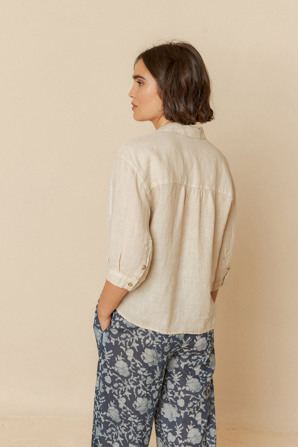 Indi & Cold Linen Box-Cut Shirt (CC250) - Piedra