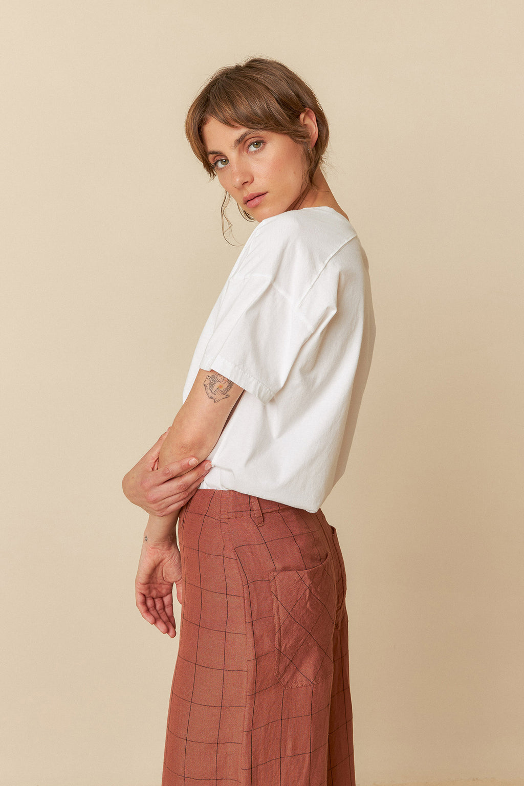 Indi & Cold V-Neck Cotton T-Shirt (ES362) - Blanco