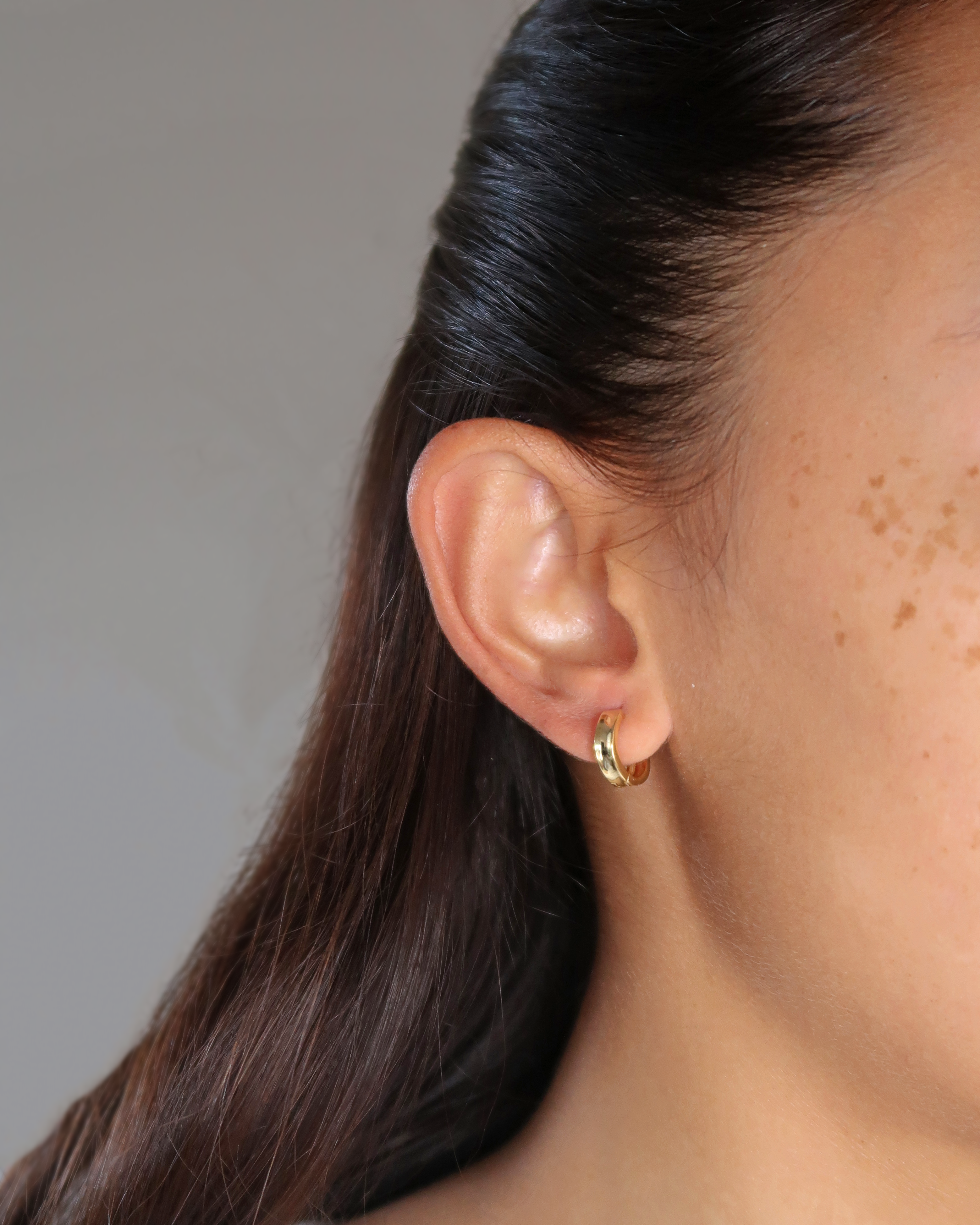 Humbleworks Barrymore Chunky Huggie Earrings - Gold