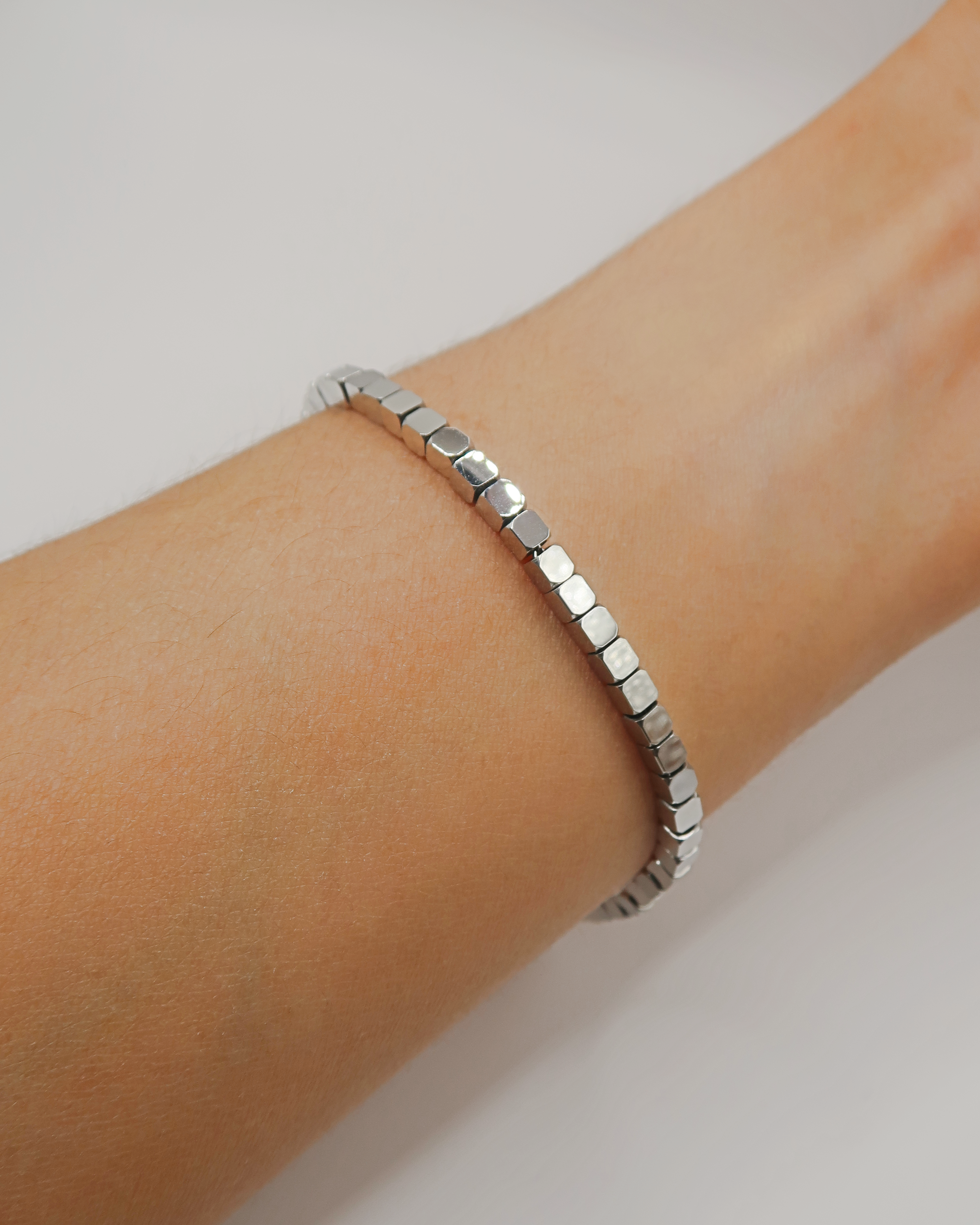 Humbleworks Faithful Sqaure Bead Chain - Silver