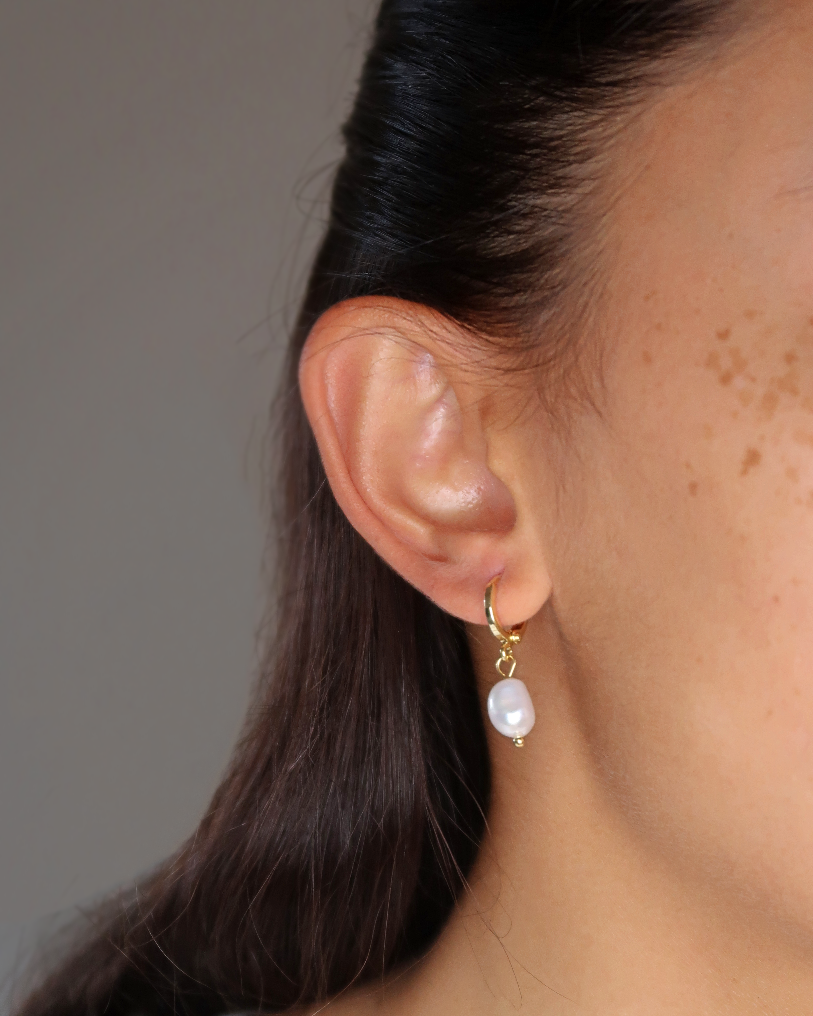 Humbleworks Garbo Freshwater Pearl Earrings - Gold