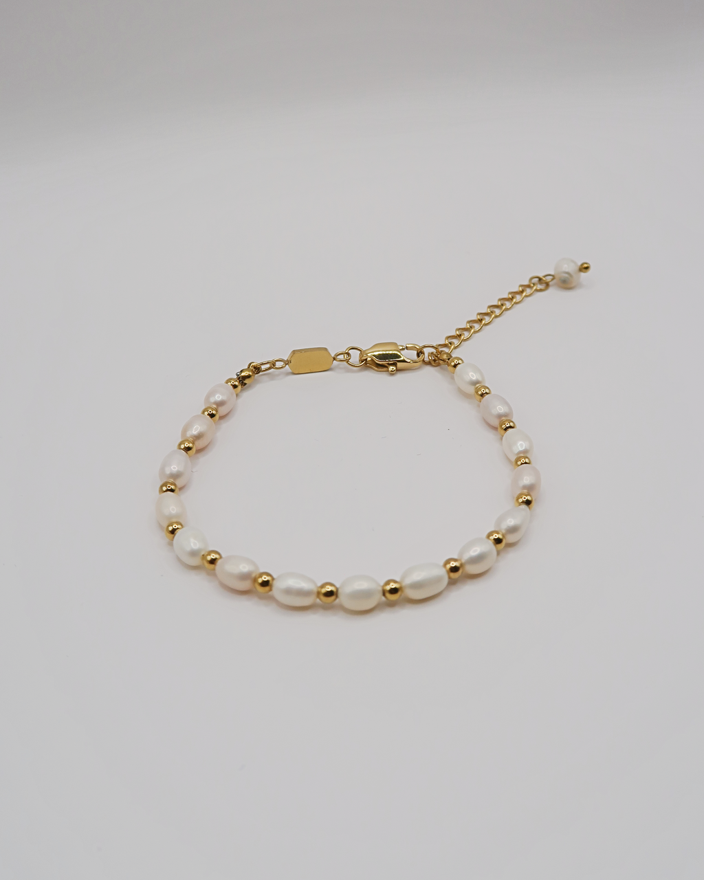 Humbleworks Mitchel Freshwater Pearl Bracelet - Gold