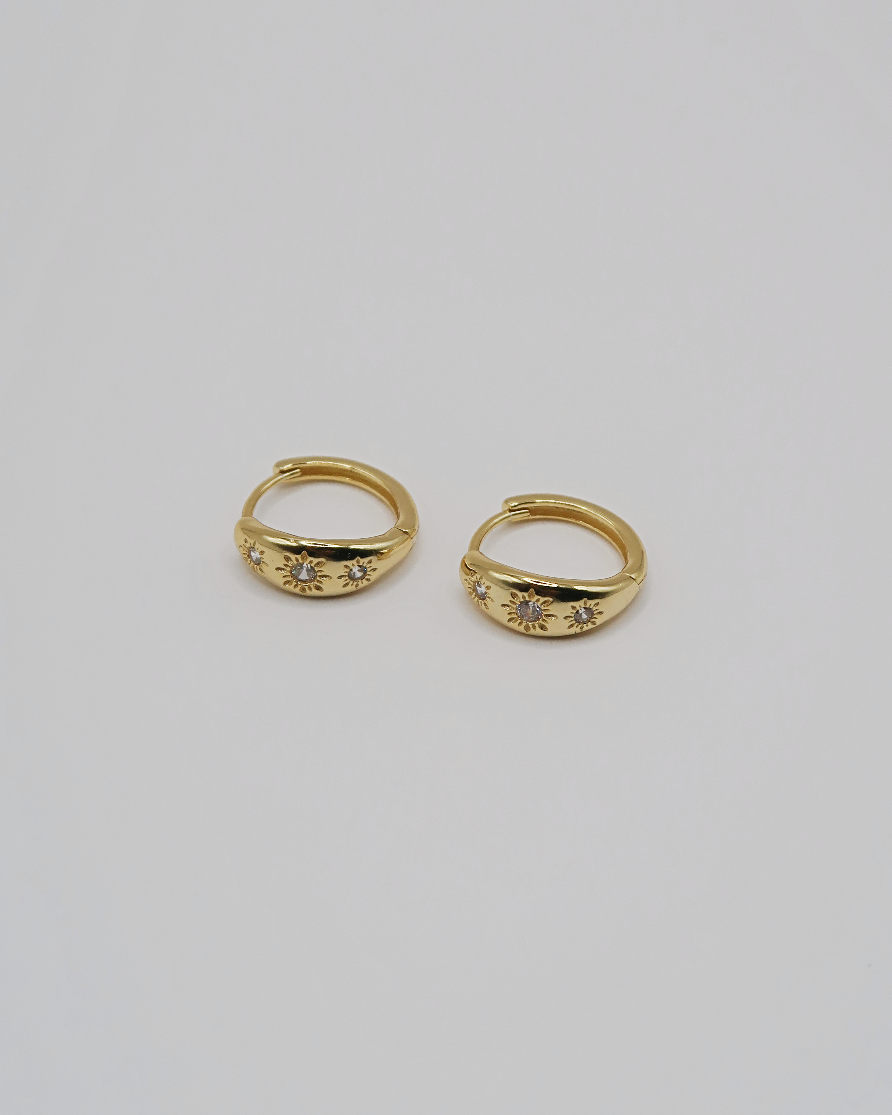Humbleworks Ryder Star Zircon Earrings - Gold