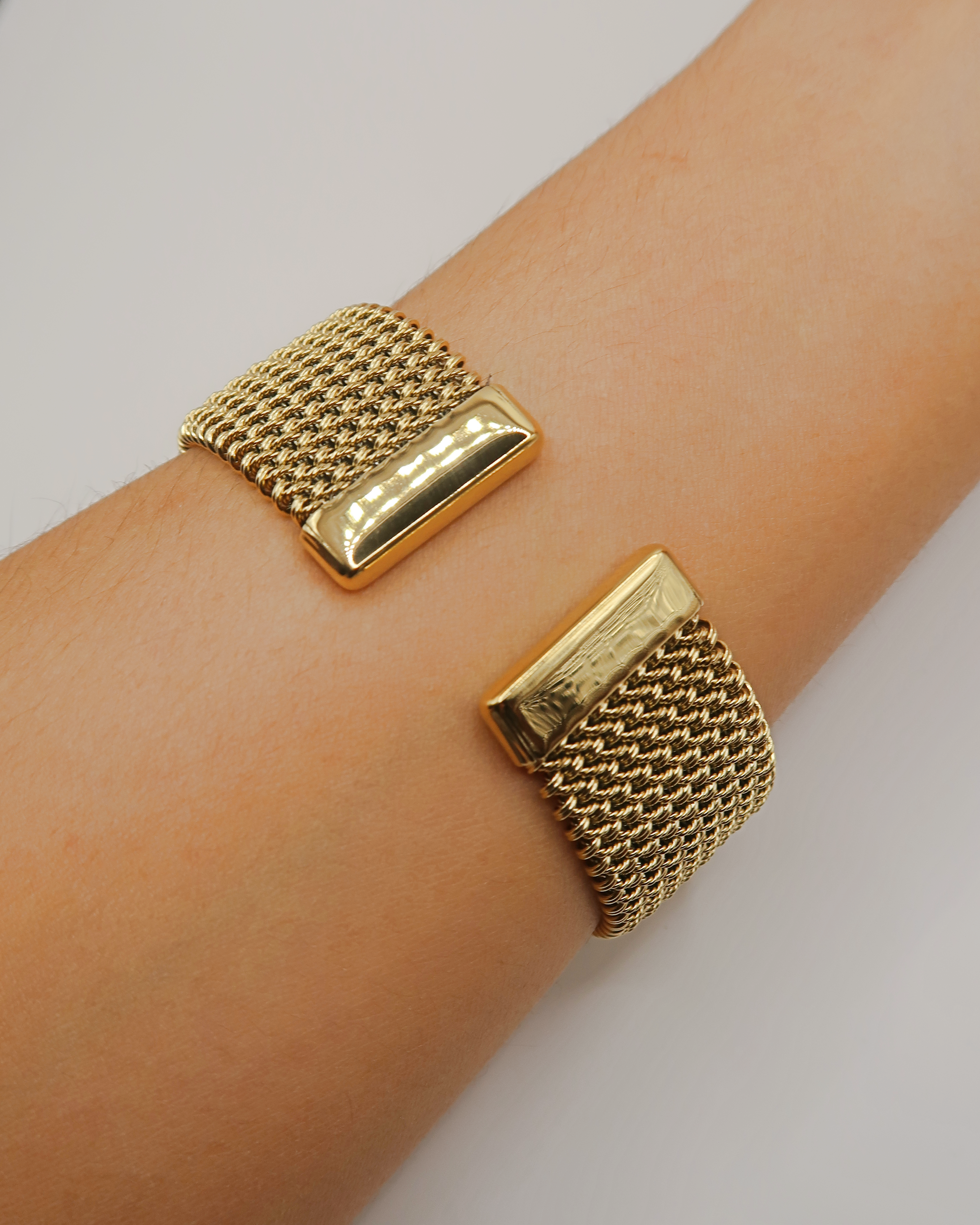 Humbleworks Streisand Open Weave Bracelet - Gold