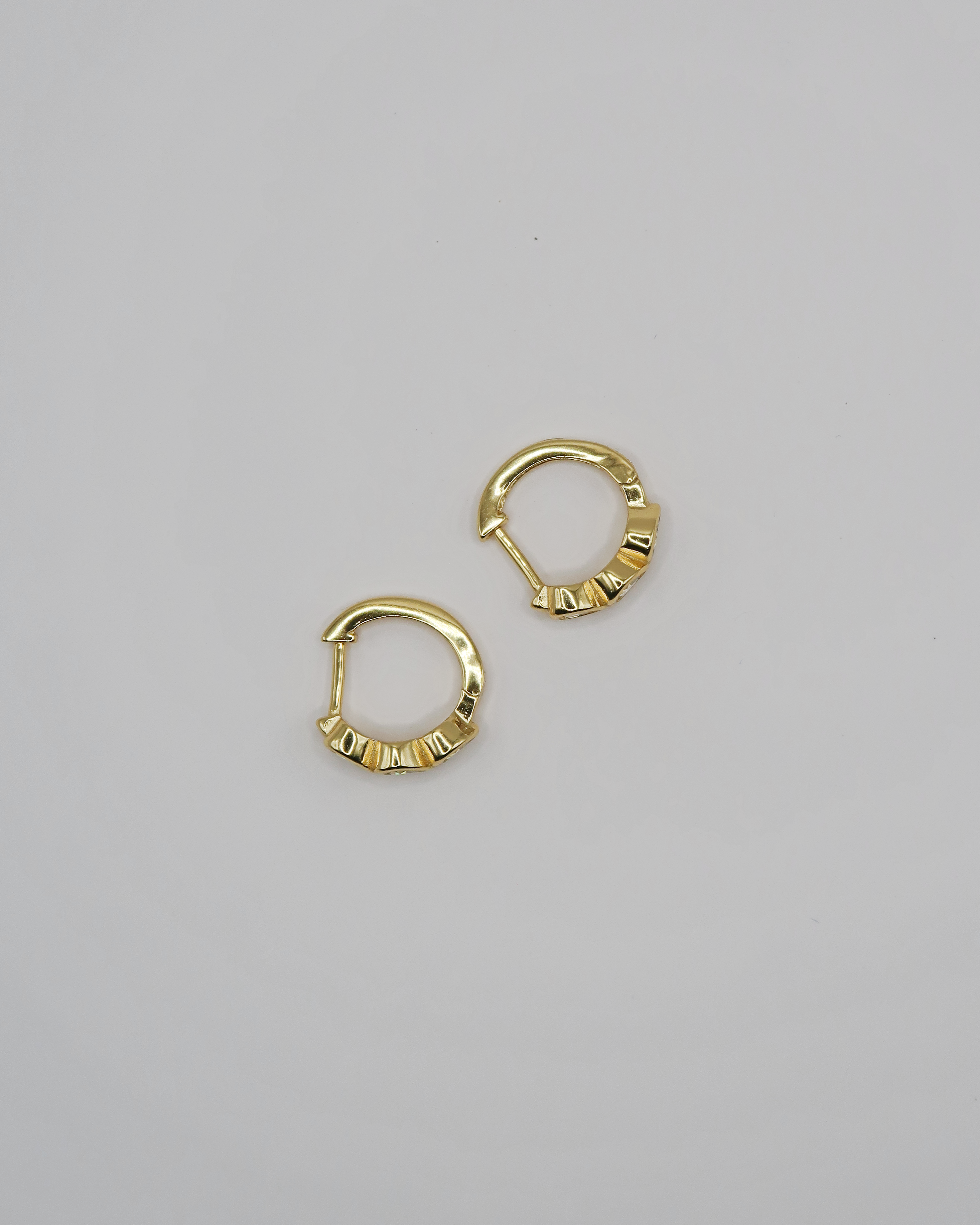 Humbleworks Swank Zircon Heart Earrings - Gold