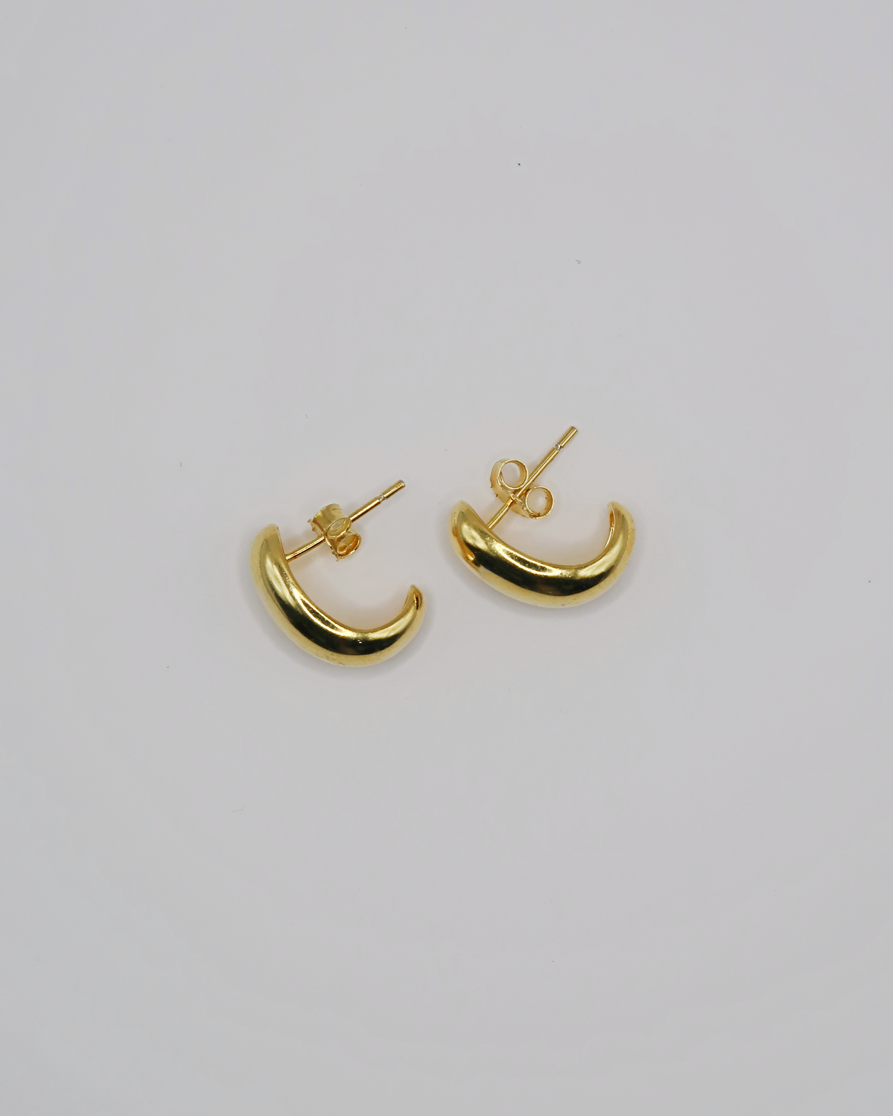 Humbleworks Theron Curved Earrings - Gold