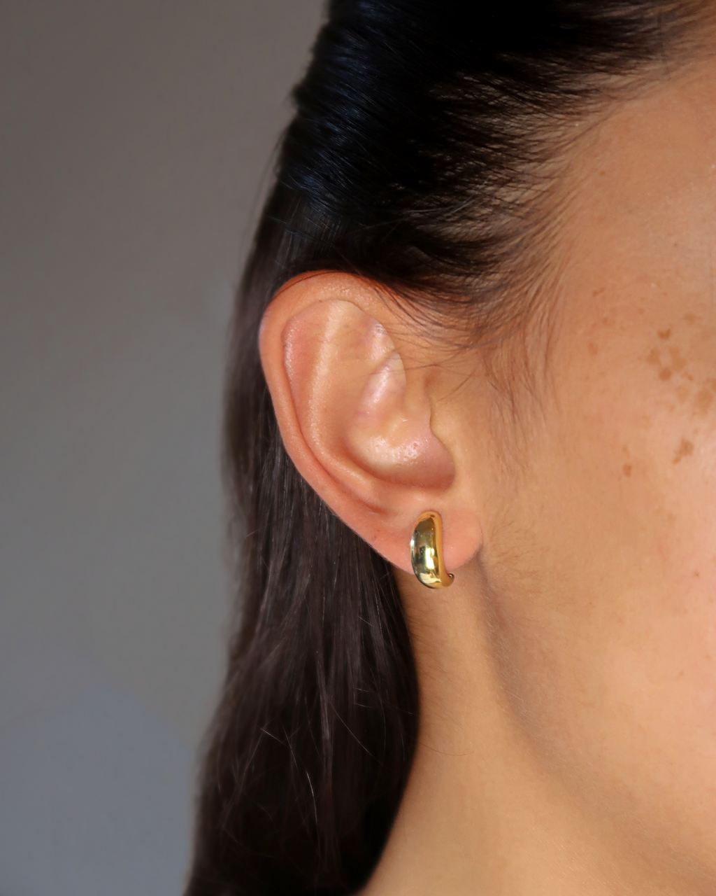 Humbleworks Theron Curved Earrings - Gold