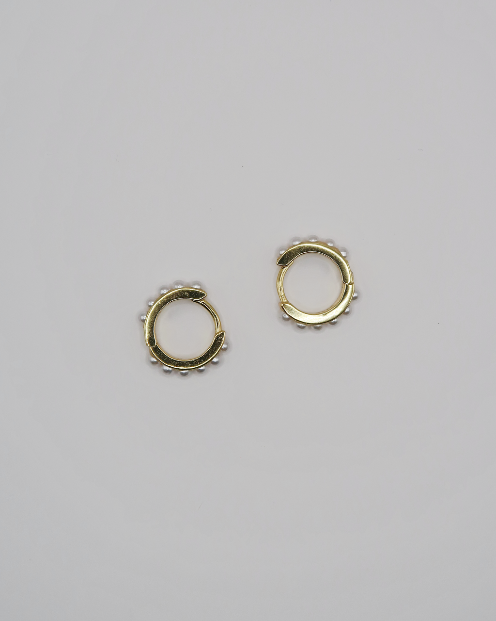 Humbleworks Thurman Pearl Huggie Earrings - Gold