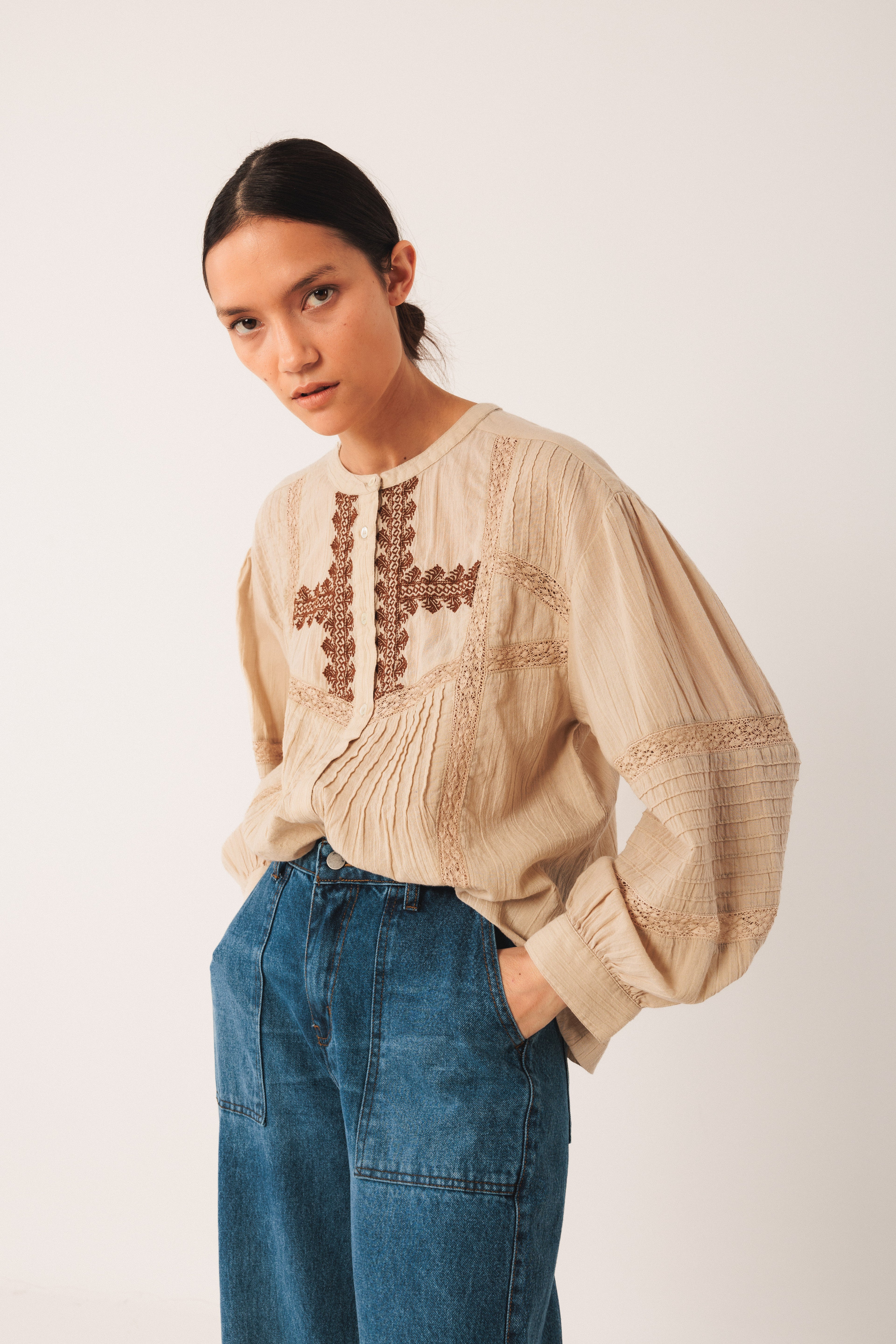 Indi & Cold Embroidered Shirt (KI220) - Piedra