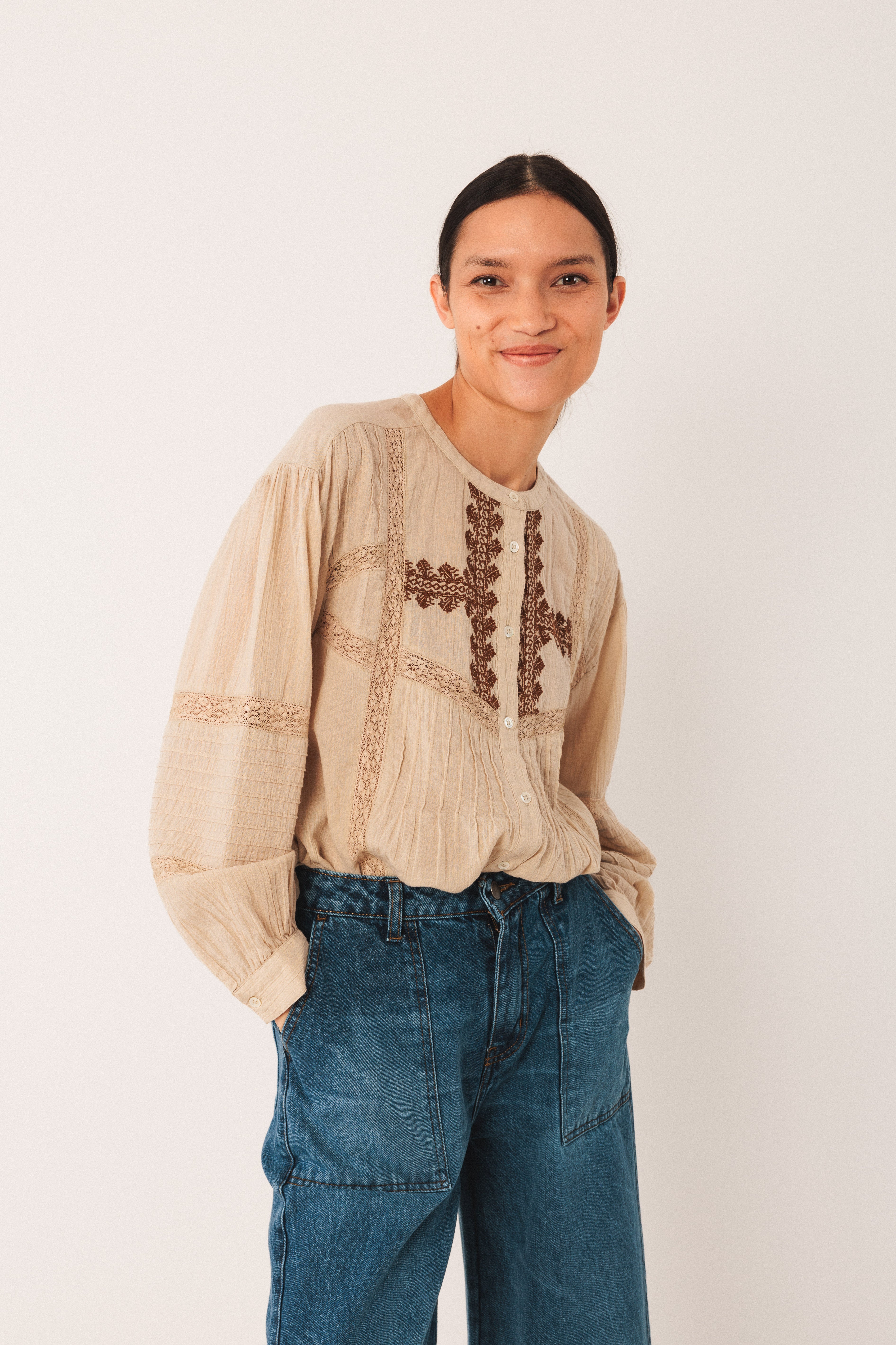 Indi & Cold Embroidered Shirt (KI220) - Piedra