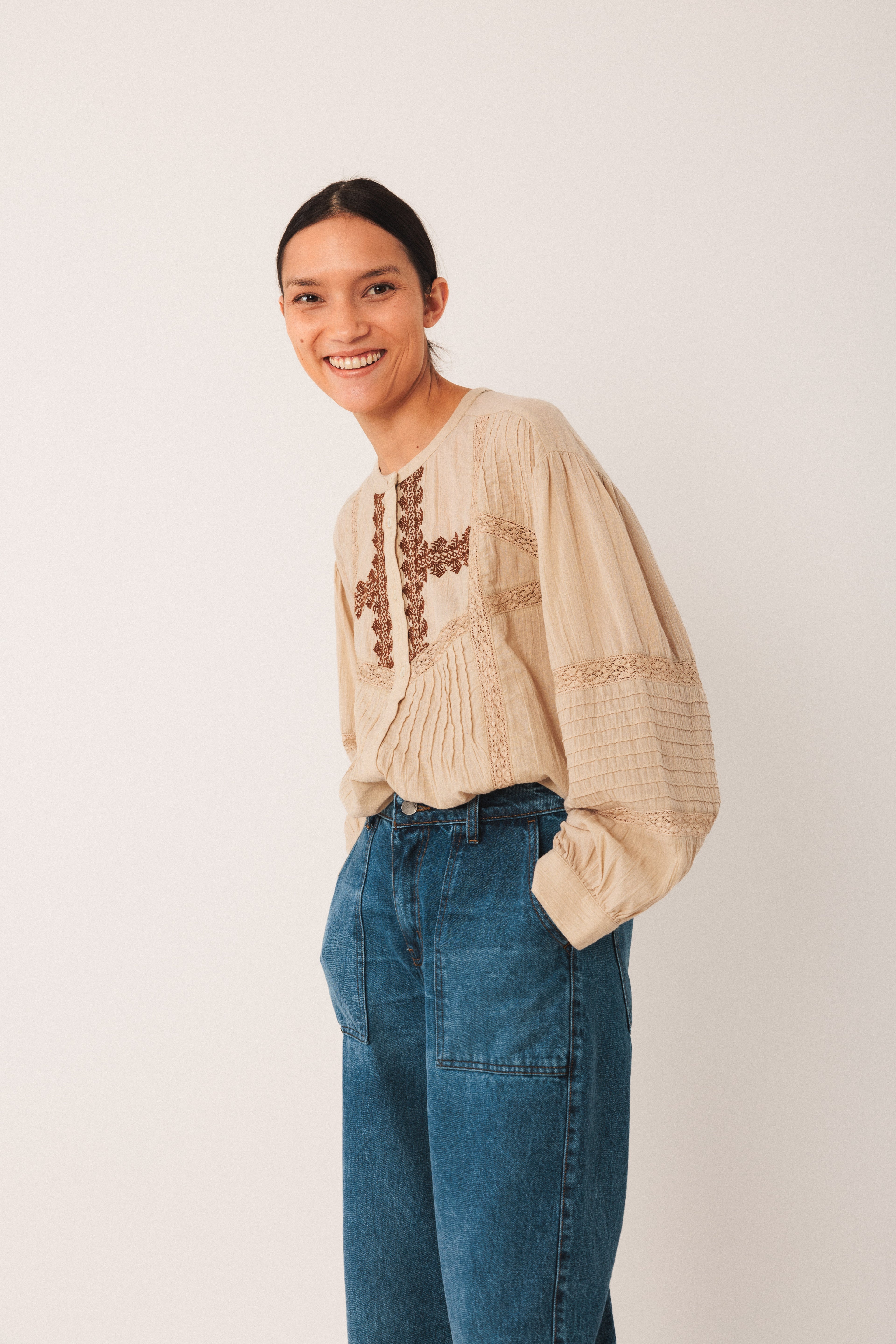 Indi & Cold Embroidered Shirt (KI220) - Piedra