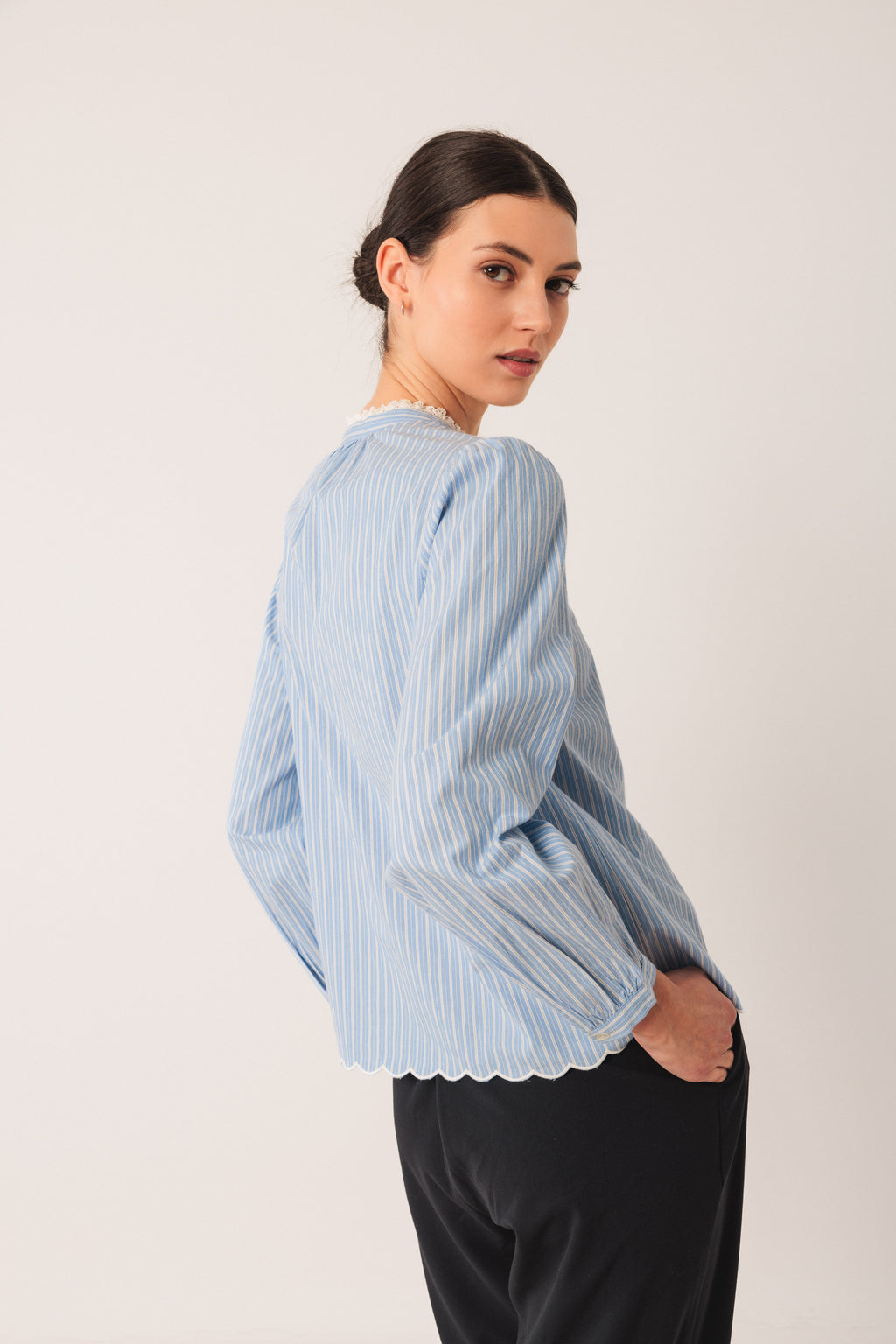 Indi & Cold Embroidered Poplin Blouse (MC230) - Azul