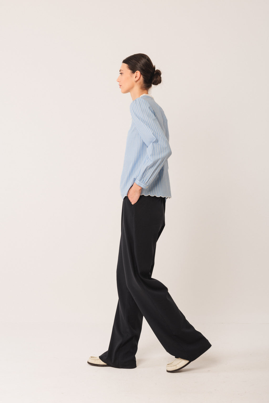 Indi & Cold Embroidered Poplin Blouse (MC230) - Azul