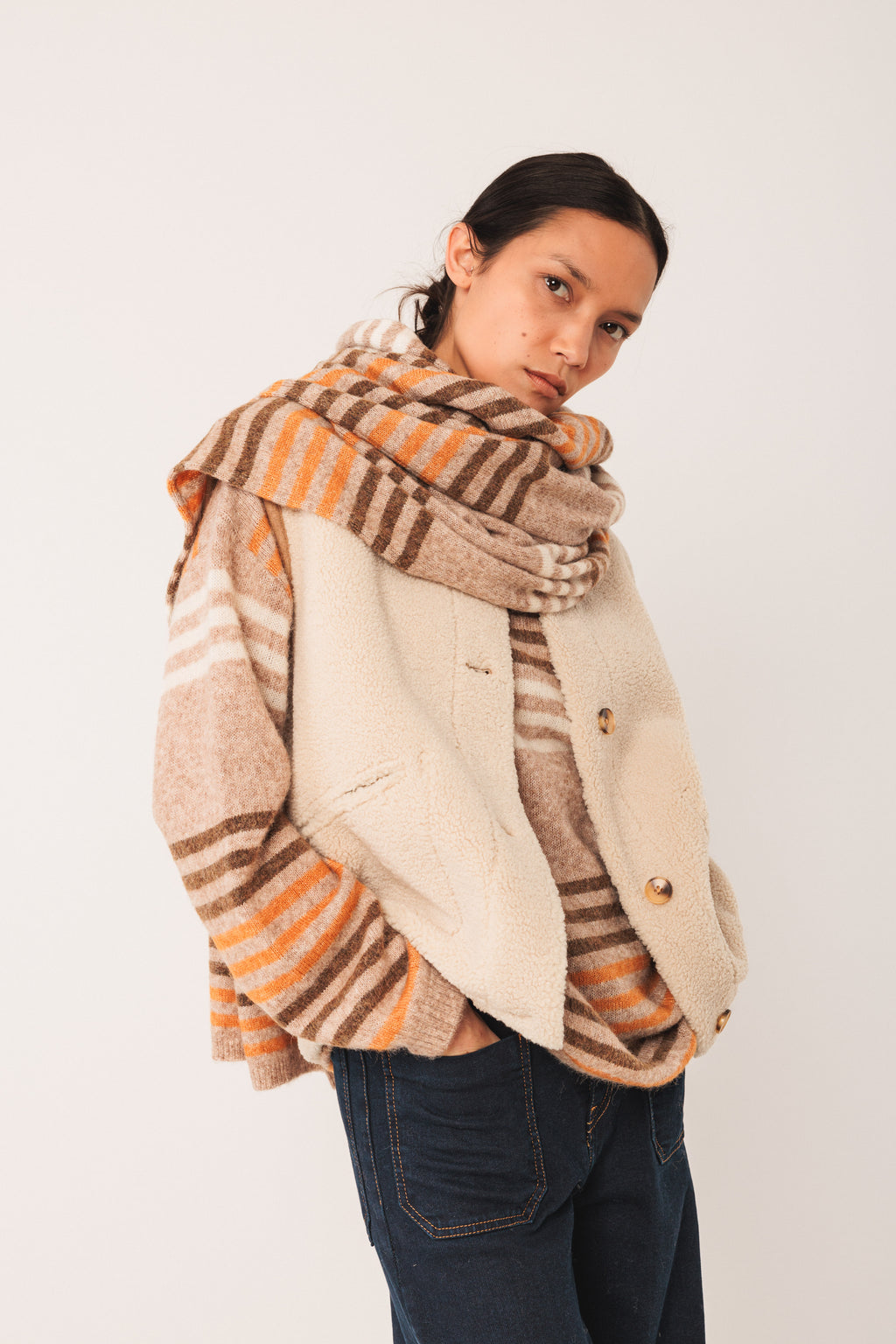 Indi & Cold Reversible Teddy Vest (MT671) - Crudo