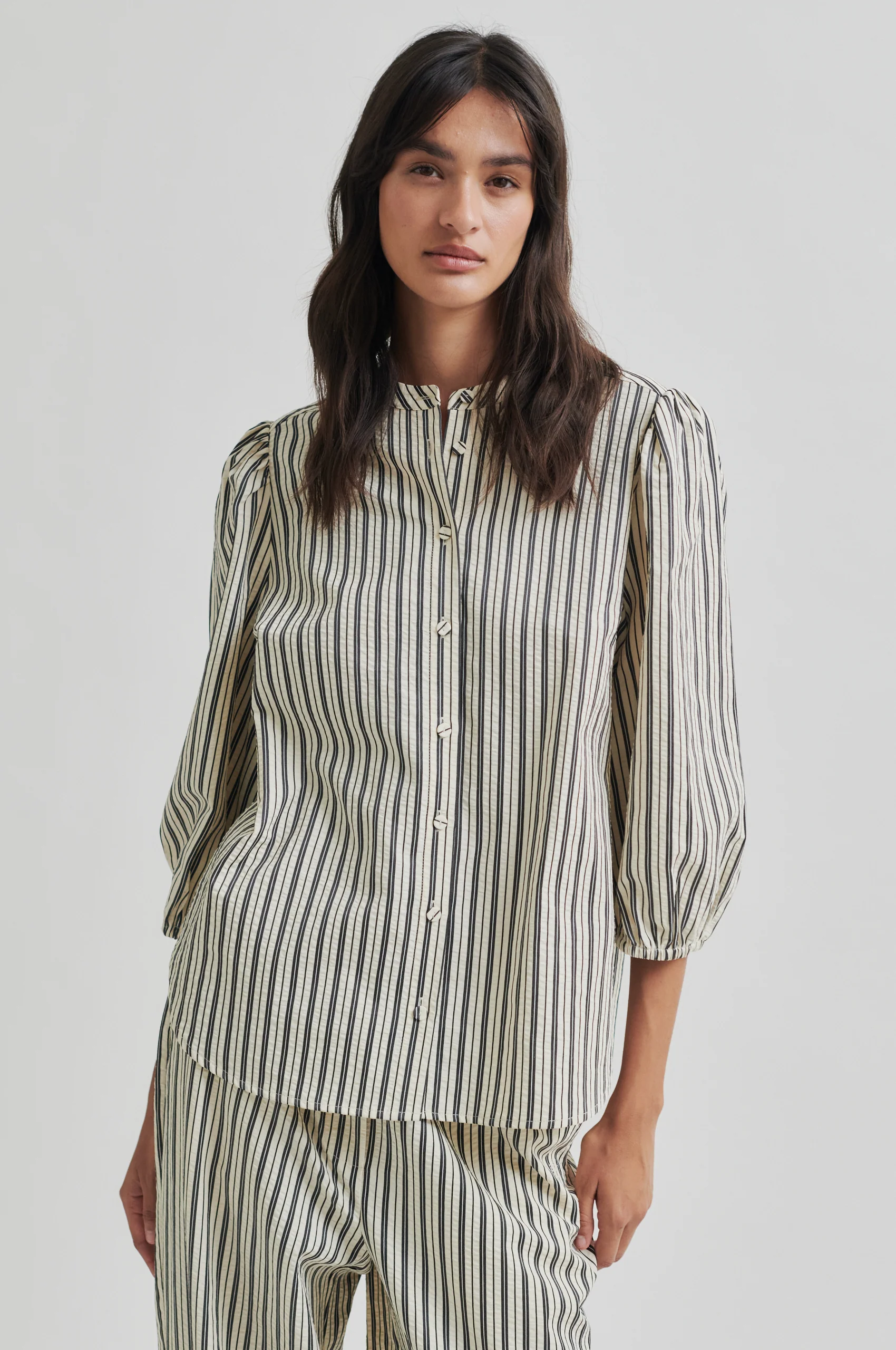 Second Female Serifa Shirt - Black