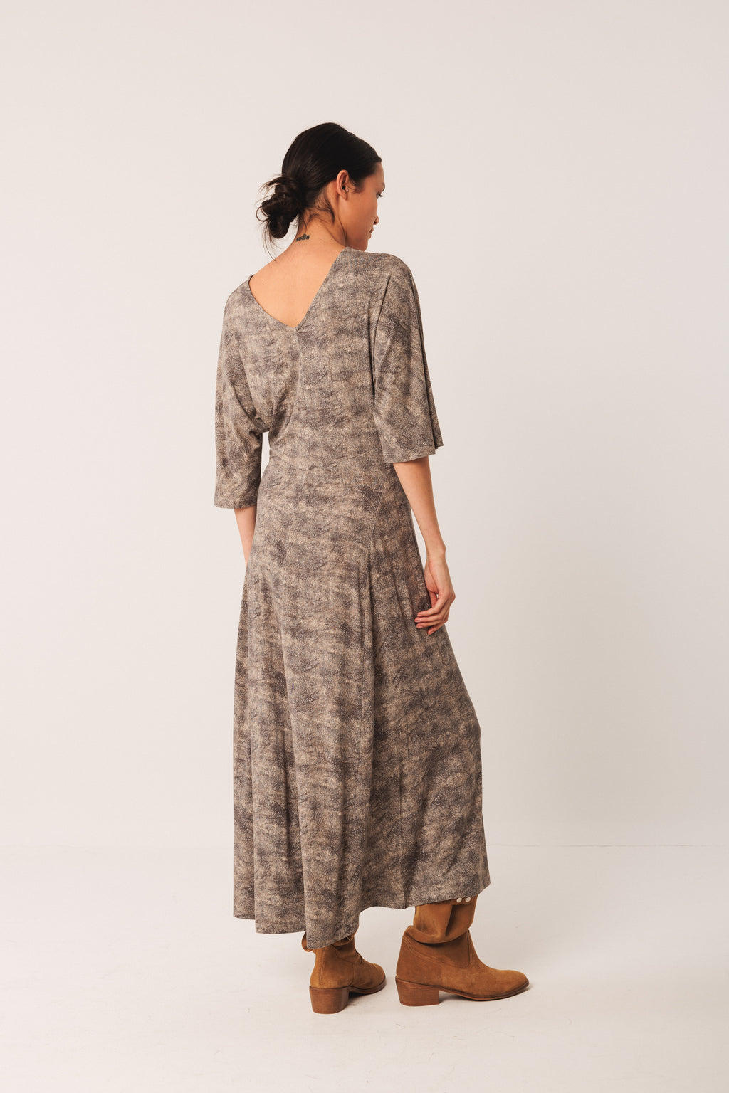 Indi & Cold Netting Print Dress (SK180) - Carbon