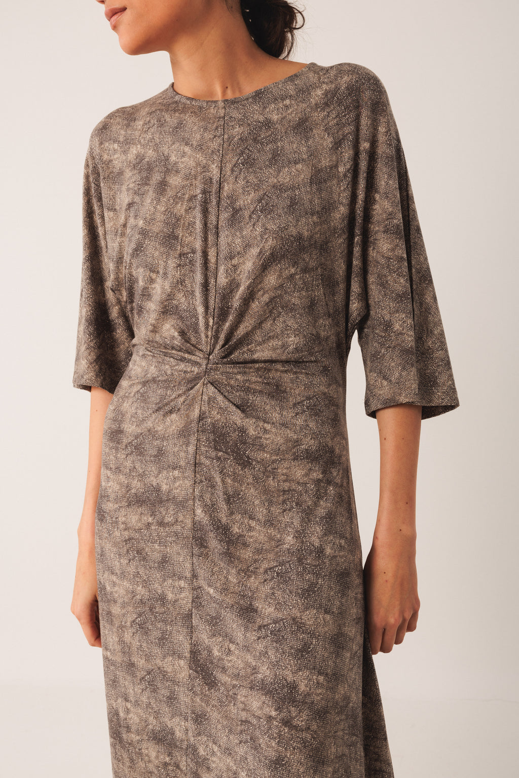 Indi & Cold Netting Print Dress (SK180) - Carbon