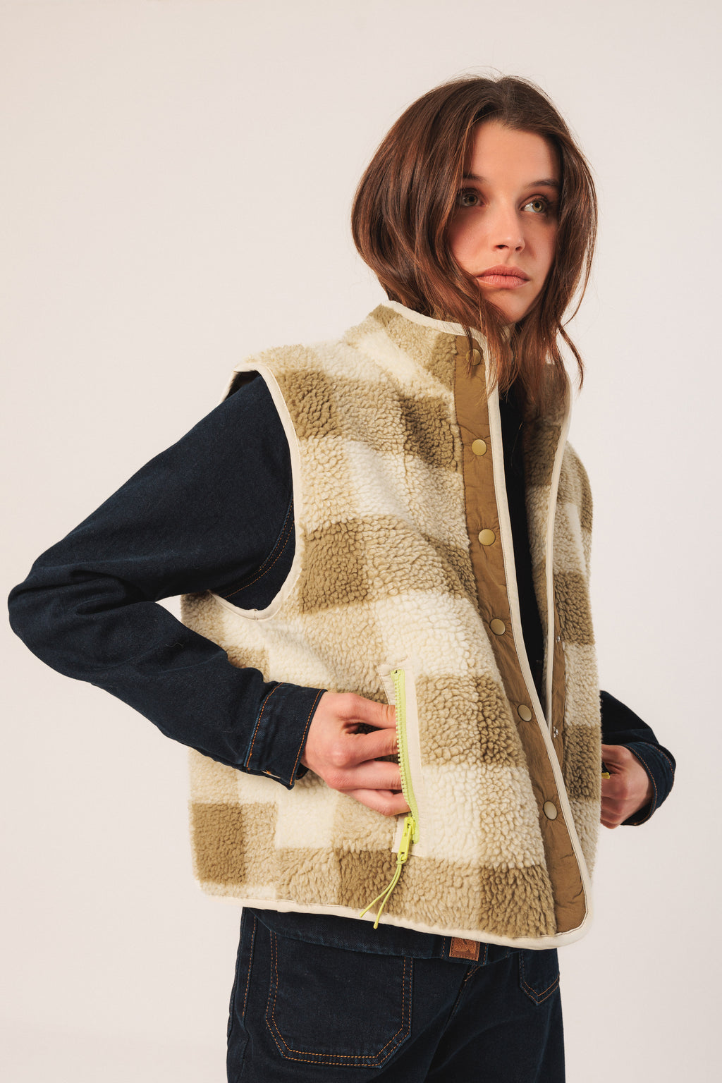 Indi & Cold Teddy Plaid Vest (ST640) - Oliva