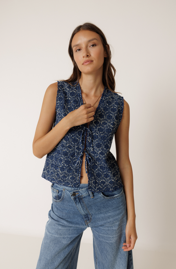 Indi & Cold S26 MC110 Elastic Vest With Tie