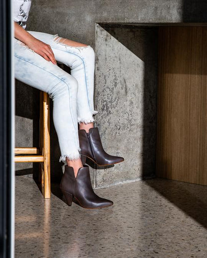 Maya Melbourne Gisela Leather Ankle Boot - Castagno